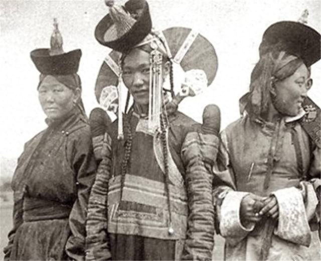 珍贵的蒙古族老照片，图1的男人造型犀利，图6让人欣赏不来