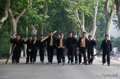 ​白小航在京掌掴大佬向华强，事后却离奇死亡，死因至今成谜