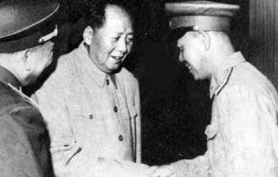 ​大校营长岳振华，首次用导弹击落敌机，上级特批打下一架升一级