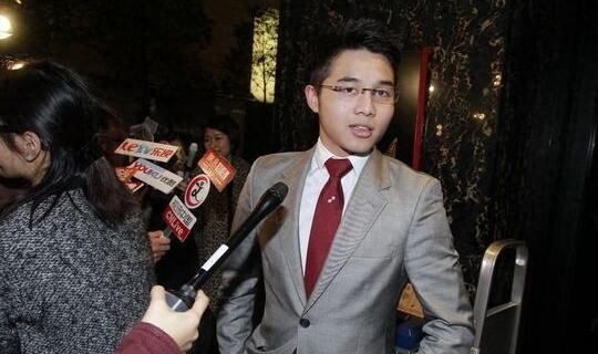 澳门“赌王”何鸿燊的四姨太,小女儿才17岁