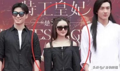 ​4年前楚乔传开机照，赵丽颖发型抢镜，有谁注意到半跪的苗苗？