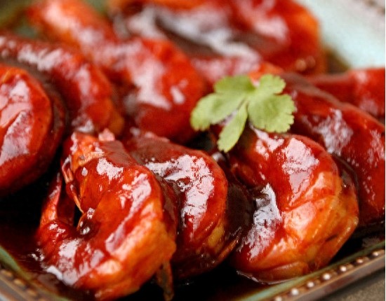 滋味美到心里，教您烹制酸甜可口的红焖大虾