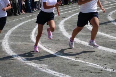 ​运动会的广播稿50字左右(运动会的广播稿20字)