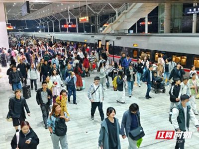 ​清明假期，株洲西站运输旅客7万余人次