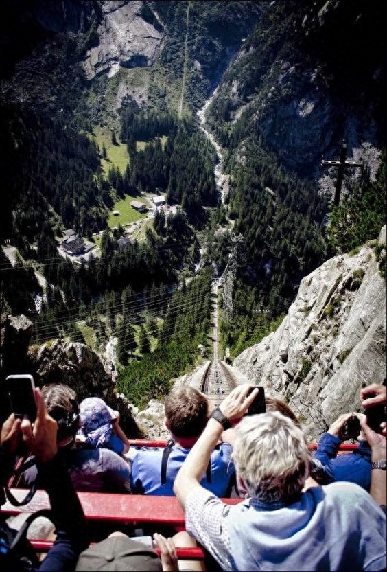 比过山车还陡峭的缆车,达到极限106%坡度